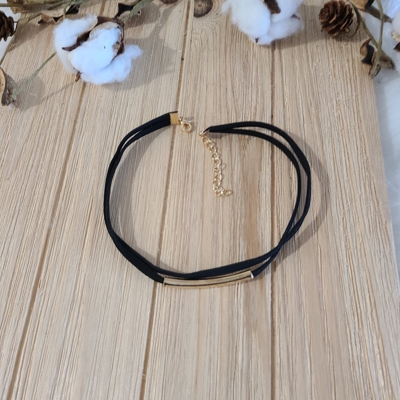 🖤🖤NEW🖤🖤PRETTY!! Black Velvet Choker with GOLD Bar🖤🖤 - Picture 9 of 14